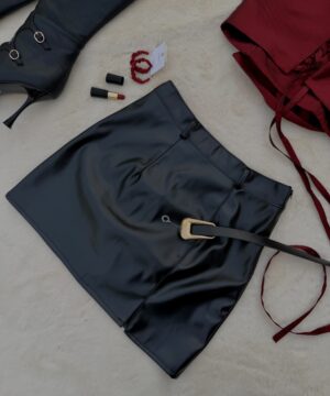 دامن کوتاه چرم مشکی چاکدار