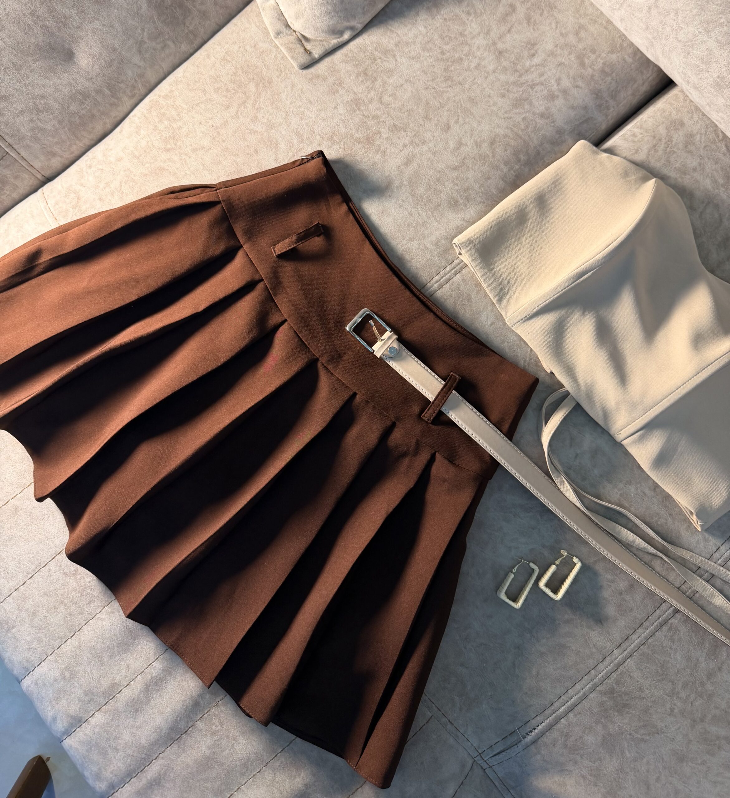 دامن کوتاه پلیسه