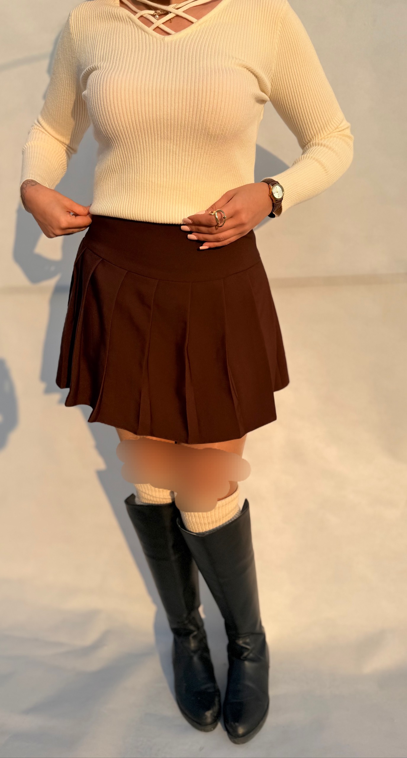 دامن کوتاه پلیسه